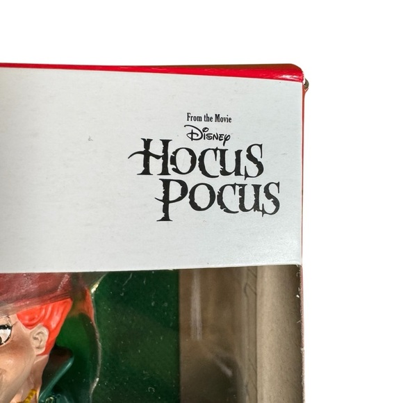 2024 Hallmark Disney Hocus Pocus Winifred Sanderson Christmas Ornament New - Picture 4 of 5